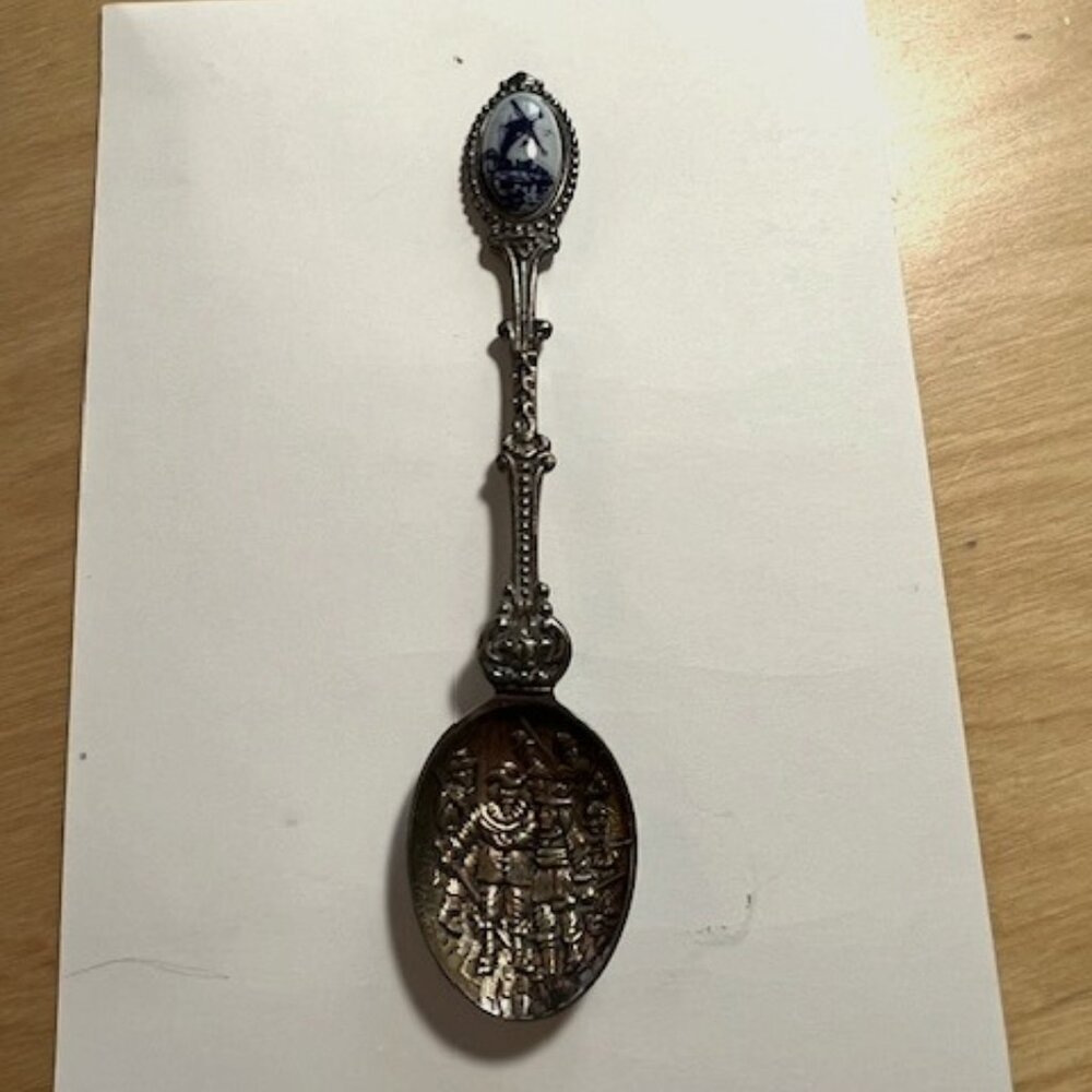 Vintage Collectible Holland Spoon